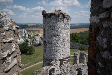 Polskie zamki, ruiny, mury obronne © Yarek