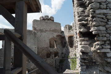 Polskie zamki, ruiny, mury obronne