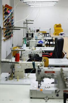 Empty workplaces in huge atelier 