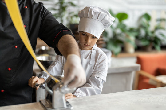 Master class of traditional cooking for child