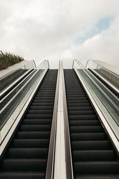 Moving stairs to the Camlica mosque