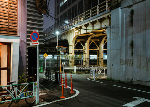 Walking the Yamanote Line