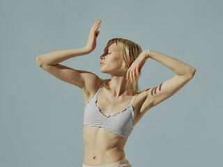 portrait honest - healthy skin - natural - confident - blue 