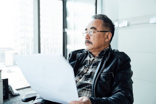 Senior businessman in the office