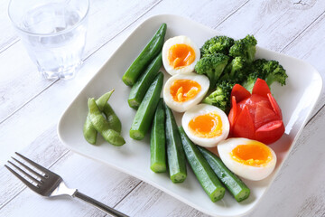 綺麗でカラフルでヘルシーなフレッシュサラダモーニング