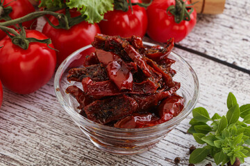 Sun dried tomato with olive oil