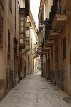 small street in Palma de Majorca