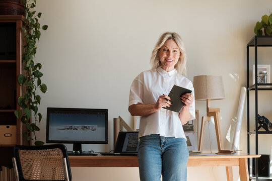 Business woman working at office