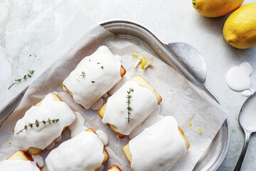 lemon thyme mini cakes