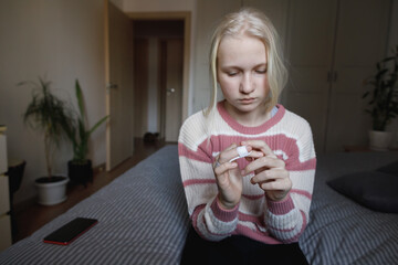 Upset finger fracture child