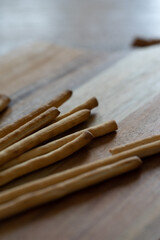 Grissini - dünne, mürbe Brotstangen aus Hefeteig