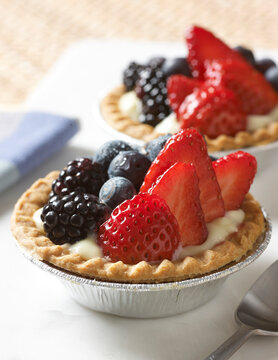 Fruit yogurt tarts