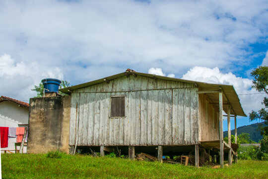 Barra do Turvo, itatinga, p&oacute;lo cuesta, casebre