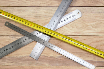Bricolage - mesurer sur planches de bois