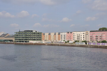 Obraz premium Panoramica del rio Spree en Berlin 