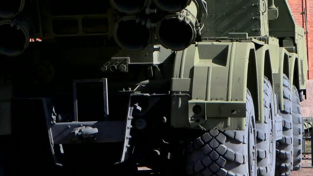 multiple launch rocket launcher