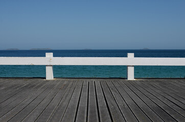 Rambarde devant la mer