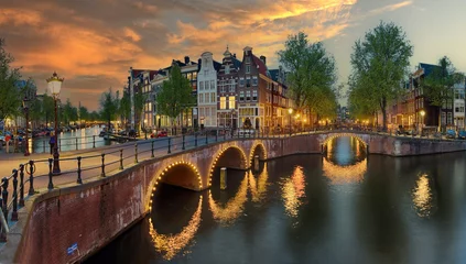 Fototapeten Grachten Amsterdam beleuchtet Abendrot © Blickfang