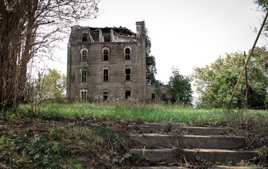 An abandoned college building in Crockett, Texas