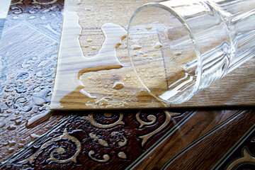 Waterproofness of linoleum. Waterproof linoleum in the kitchen. Sample roll.