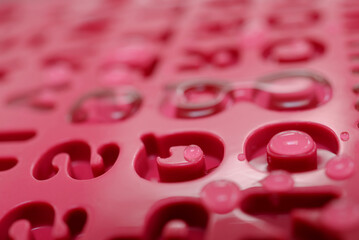 Moule silicone alphabet rose - gouttes d'eau