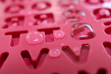 Moule silicone alphabet rose - gouttes d'eau