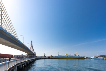 (青森県ｰ風景)青空と青森ベイブリッジ側風景２