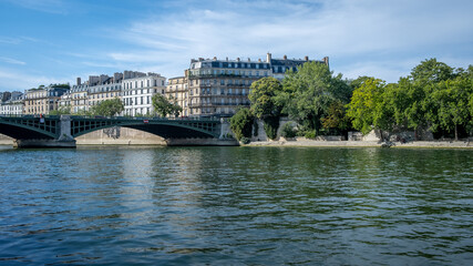 Fleuve de la Seine qui traverse Paris, la capitale de la France
