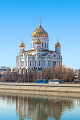 Obraz premium Cathedral of Christ the Savior on the banks of the Moskva River