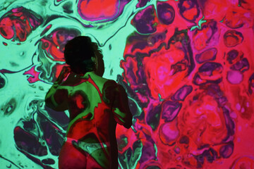 fondo rosa mujer recurso grafico iluminacion pelo sesion fotos