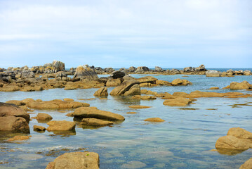 Rochers et plage de Meneham