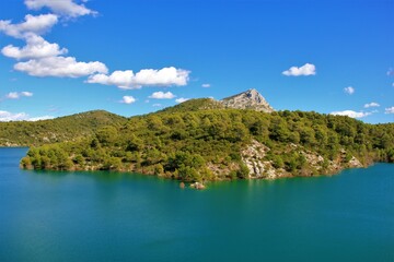 lac d'Aix en Provence et sainte victoire