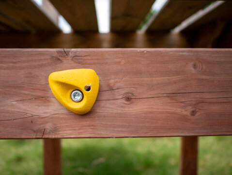 Kletterstein auf dem Spielplatz