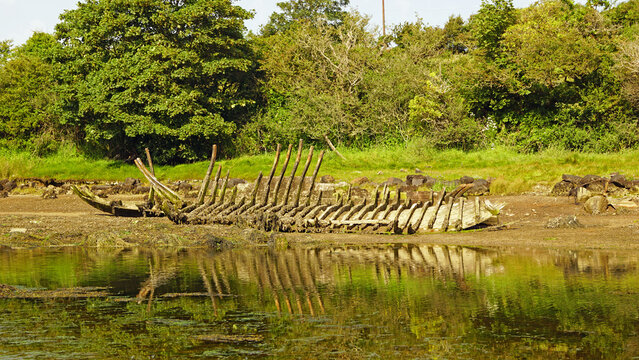 Boat wreck on Dulas Bay