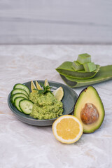 Gesichtsmaske mit Avocado, Limette, Gurke und Aloe Vera, Feuchtigkeitsspendende Gesichtsmaske,...