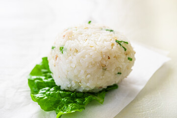 丸いおにぎり