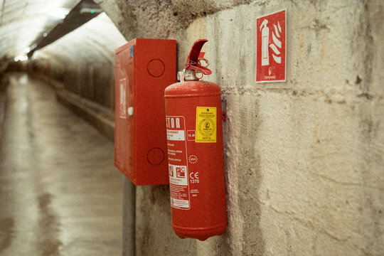 Feuerl&ouml;scher inm Bunker