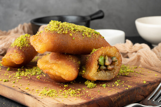 Turkish dessert tas kadayif with pistachio	