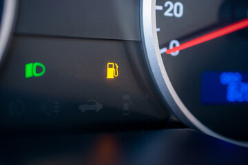 Naklejka premium Gas gauge fuel empty. Petrol tank meter car indicator on dashboard. Low gasoline level. Fuel gauge gas.