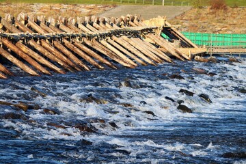延岡市　大瀬川の鮎簗
