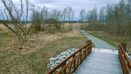 Fototapeta premium A trail extends outwards after the bridge