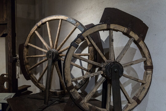 Ruedas utilizadas en la &eacute;poca medieval para la tortura.