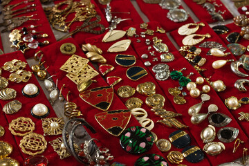 flea market vintage jewelry sale, costume jewelry garage sale