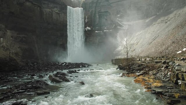 Gorgeous Taughannock Falls in Upstate New York 4K