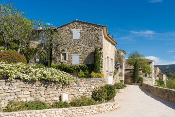 Ménerbes, France - Mai 2022: The beautiful perched village of Menerbes in the Luberon area of Provence