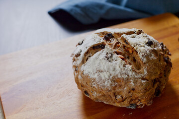 手作りくるみレーズンパン全粒粉　Handmade walnut raison bread wholewheat