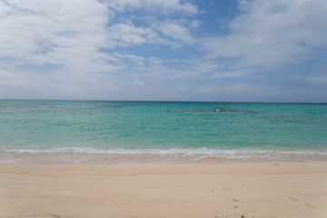 Fototapeta na wymiar はての浜と呼ばれる砂しかない無人島
