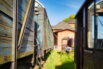 Alter Zug mit Waggons
