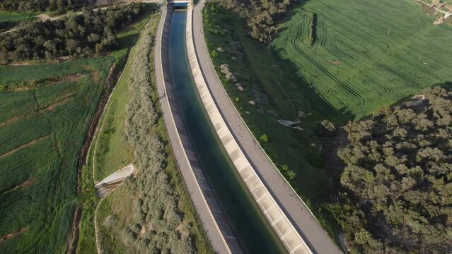 The Urgel canal is a hydraulic infrastructure watercourse basically intended for irrigation, which transports water from the Segre river to the crop fields located in different municipalities
