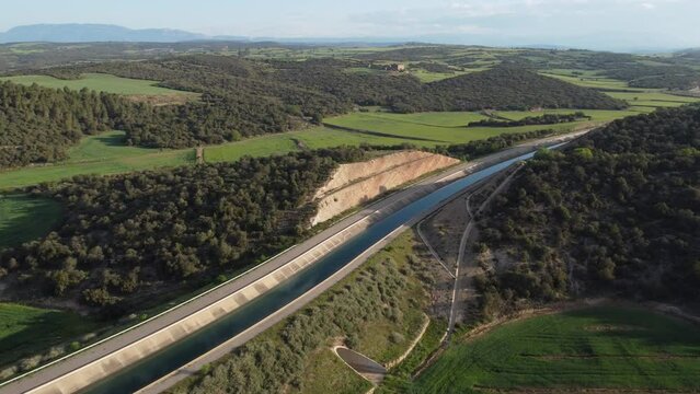 The Urgel canal is a hydraulic infrastructure watercourse basically intended for irrigation, which transports water from the Segre river to the crop fields located in different municipalities